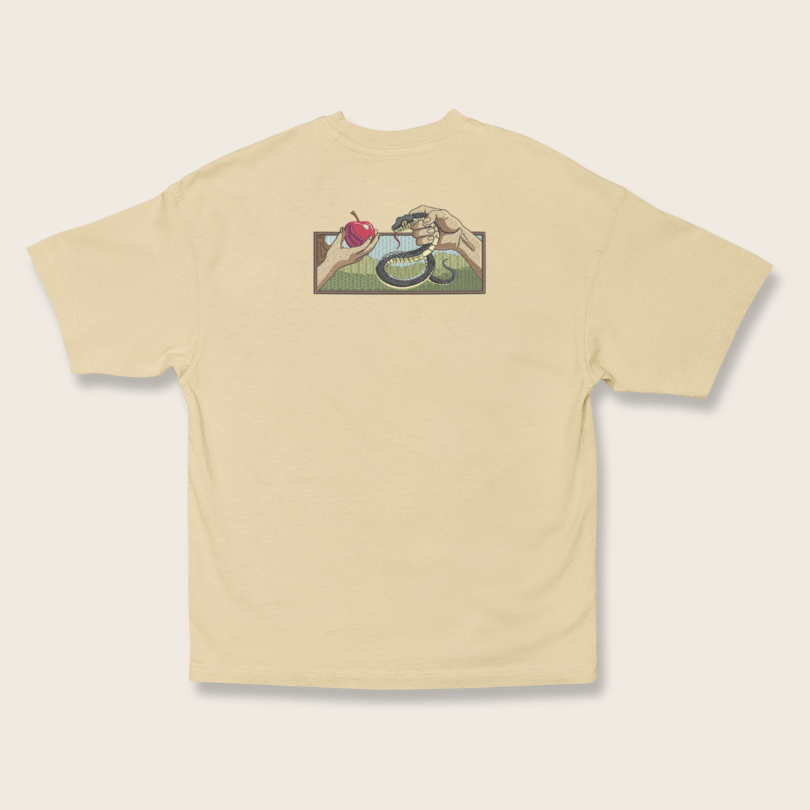 Camiseta Oversized - O primeiro pecado